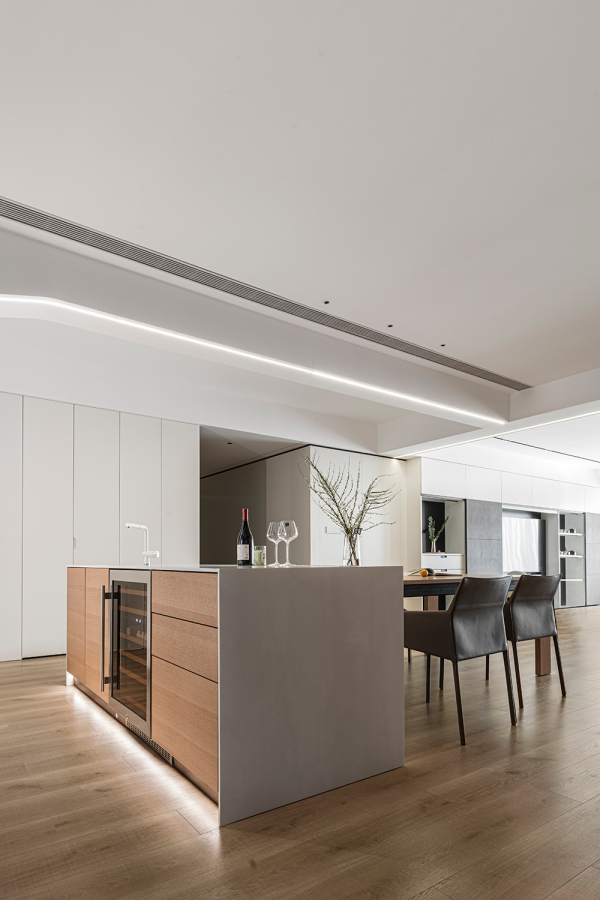 被陽光包圍的屋子，散發的暖意讓我享受生活的美好