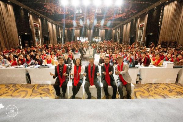 舍然教育《中國軟裝人榜樣力量》乾貨滿滿,更有萬元好禮等你來搶 舍然教育《中國軟裝人榜樣力量》乾貨滿滿,更有萬元好禮等你來搶