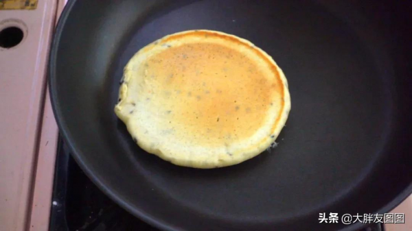 不要烤箱，不用揉麵，自制桂花芝麻熱鬆餅，香味絕了