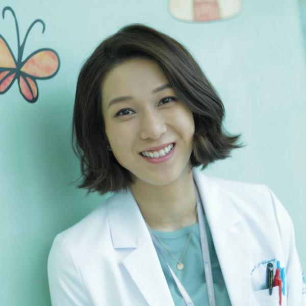 TVB花旦鍾嘉欣回港爭視後呼聲最高,林夏薇獲陳曉林峰拉票 TVB花旦鍾嘉欣回港爭視後呼聲最高,林夏薇獲陳曉林峰拉票