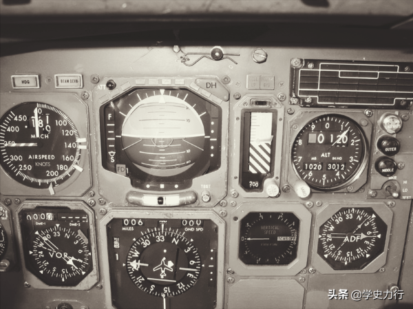 1951年，美國士兵坐轟炸機返航墜機，離奇經歷讓他捧上&OpenCurlyDoubleQuote;小金人&rdquo;