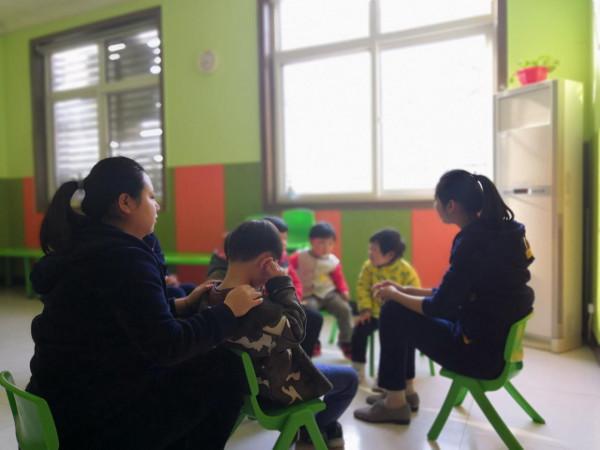 這個階段的兒童,具有相對較穩定的注意力和基本的模仿能力 這個階段的兒童,具有相對較穩定的注意力和基本的模仿能力