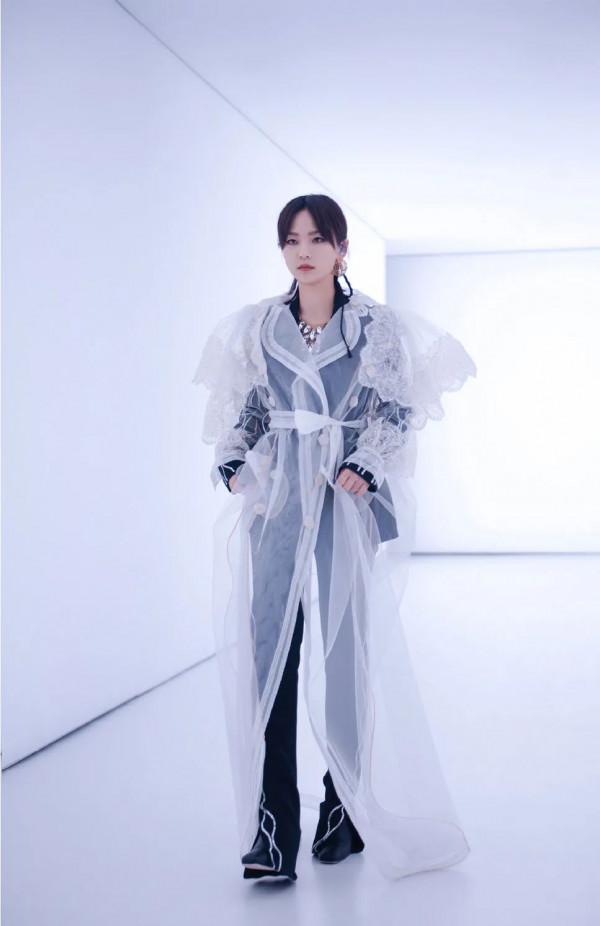 我們採訪到了周冬雨、姚晨、周筆暢的造型師,扒出了她們的變美秘笈 我們採訪到了周冬雨、姚晨、周筆暢的造型師,扒出了她們的變美秘笈