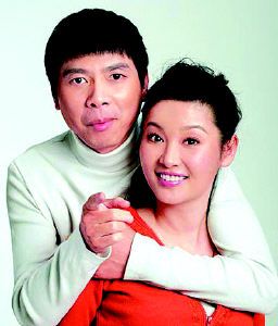 70歲農村姐妹花同命不同運，一個嫁給書記，一個嫁給農民