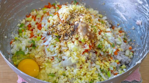 12道家常菜的做法，6熱菜，4冷盤，2湯，簡單易學，適合上班族