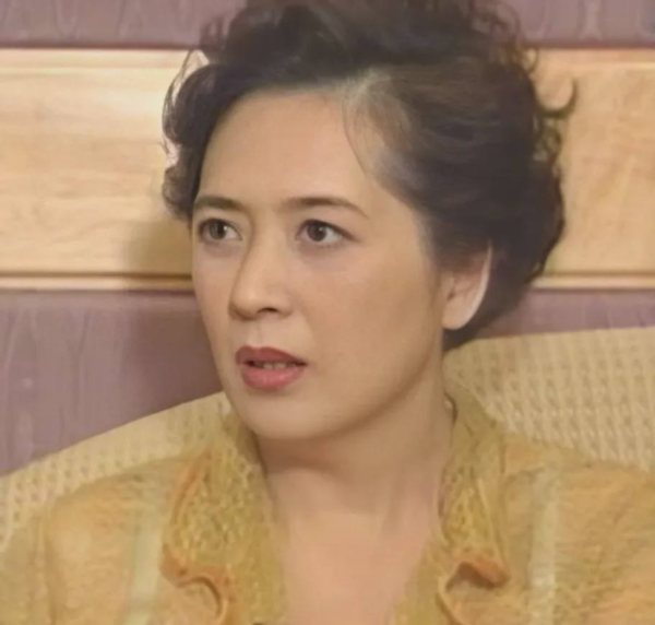 李嘉欣把最美的青春給了富豪劉鑾雄,為什麼大劉離婚了也不娶她? 李嘉欣把最美的青春給了富豪劉鑾雄,為什麼大劉離婚了也不娶她?