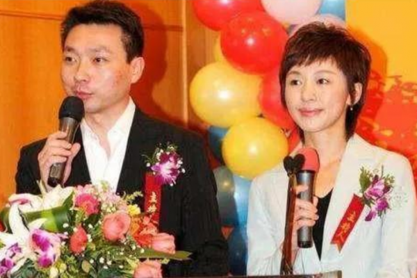 丁克20多年後，兩位央視主持人皆已後悔：沒孩子成了心裡的一道坎