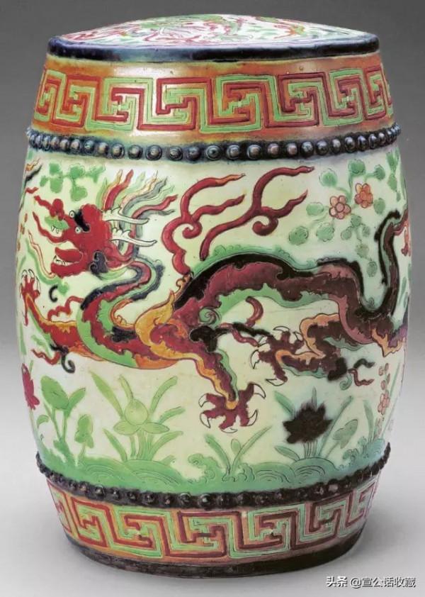 【 明代官窯瓷器的龍紋 】