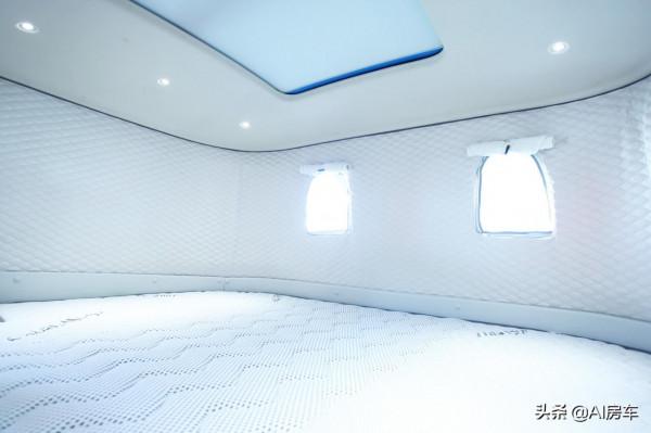 實拍日產越野房車！四驅2&period;5L&plus;7AT動力，配全套吃住功能，可下地庫