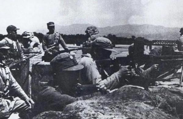 抗戰期間犧牲的最高將領，蔣介石親自抬靈柩，毛主席題詞