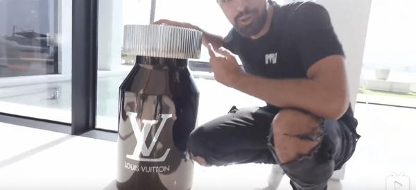 迪拜小哥甩賣7.7億豪宅 買就送勞斯萊斯和法拉利 迪拜小哥甩賣7.7億豪宅 買就送勞斯萊斯和法拉利