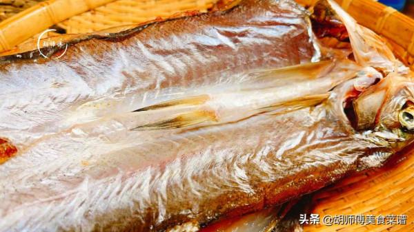 12月,碰到這魚我從不還價,一次買20條醃起來,隨吃隨取,特省事 12月,碰到這魚我從不還價,一次買20條醃起來,隨吃隨取,特省事