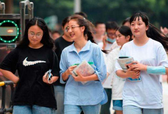 大學生每個月1500元夠花嗎？聽聽輔導員怎麼說，家長可以作為參考