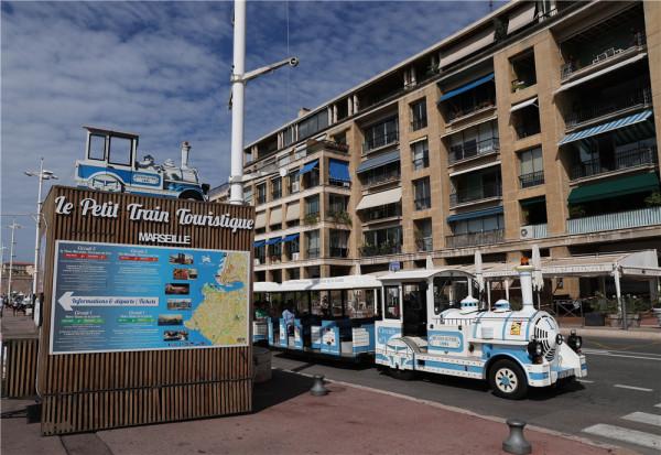 外國遊客逐漸返回法國 亞洲遊客身影依舊難覓 外國遊客逐漸返回法國 亞洲遊客身影依舊難覓