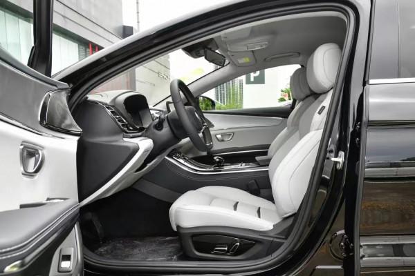 比亞迪e9,純電續航506公里,22.98萬 比亞迪e9,純電續航506公里,22.98萬