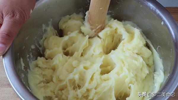 土豆最香的做法,做法簡單無難度,一做一大盤不夠吃,太解饞了 土豆最香的做法,做法簡單無難度,一做一大盤不夠吃,太解饞了