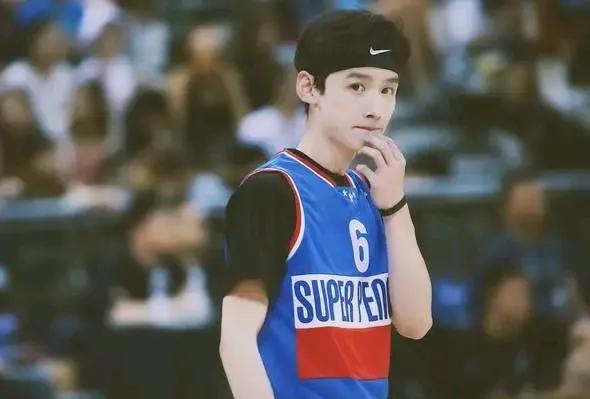 白敬亭：蟄伏八年，終於在新年取得桃花般的開端