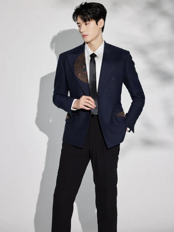 內娛穿西裝最好看的十位男明星：肖戰氣質絕佳，任嘉倫一人千面