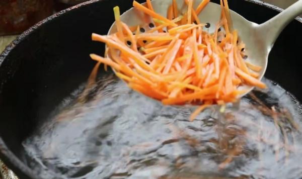 這才是萵筍最下飯的做法，不炒不煮，比肉還香，出鍋全家搶著吃