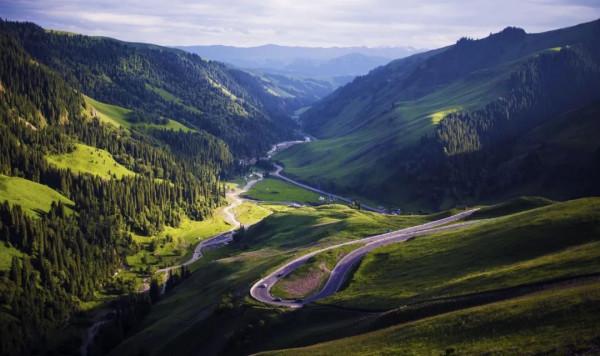 一年只開5個月！新疆最美公路通車在即，一天四季，濃縮震撼之美