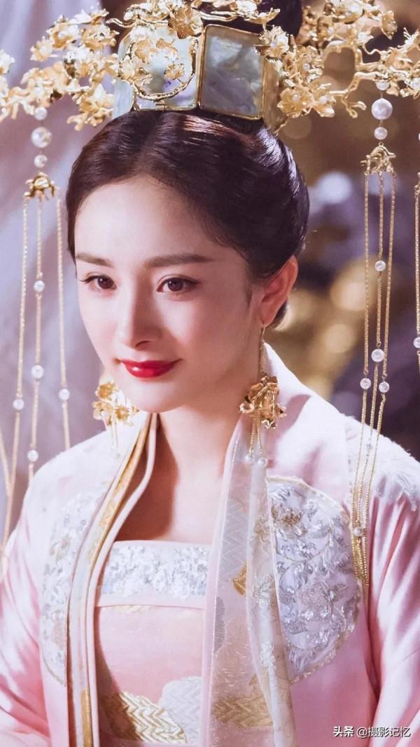 楊冪：戲裡戲外皆迷人