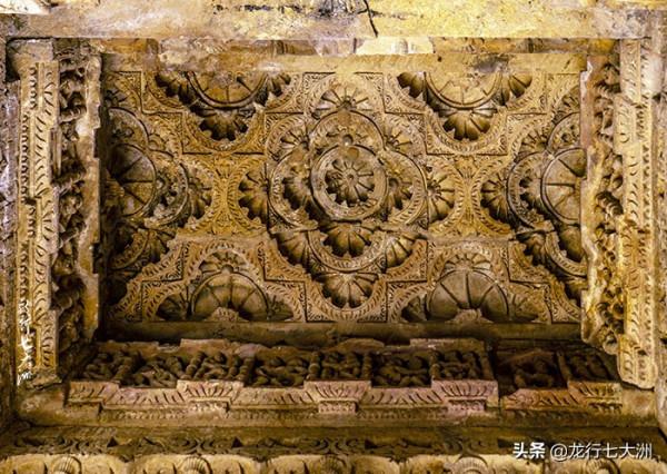 歷經千年風雨的莫德赫拉太陽神廟，精美絕倫，令人歎為觀止