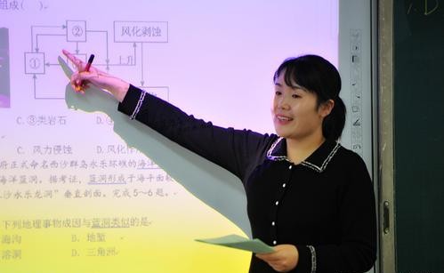 老師在上課的時候使用教學擴音器，有沒有違反師德呢？