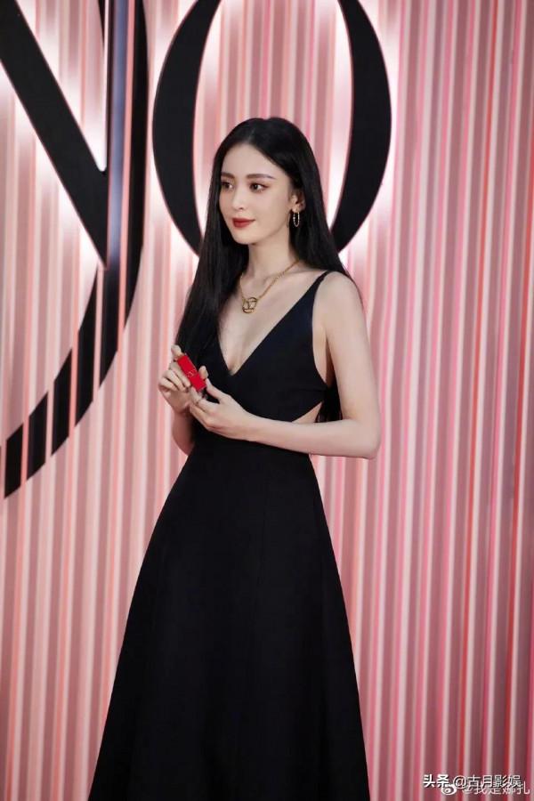 黑長直女星高圓圓、劉亦菲、楊冪、娜扎，誰是你真正的女神？