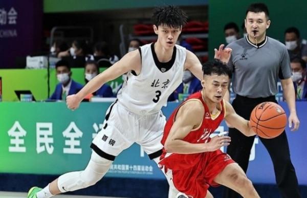 全場18+7+4蓋帽！全運會首秀驚豔，得分全隊最高，曾凡博未來可期