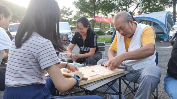 重陽敬老！開著東風御風床車，帶著父母看世界