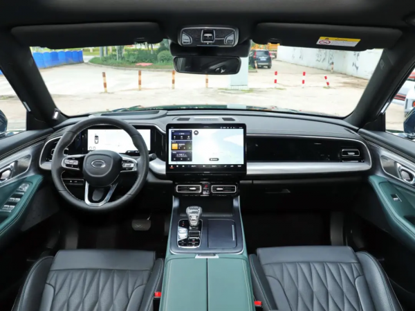 5米長國產大七座，隨便開才7個油，氣場不輸漢蘭達