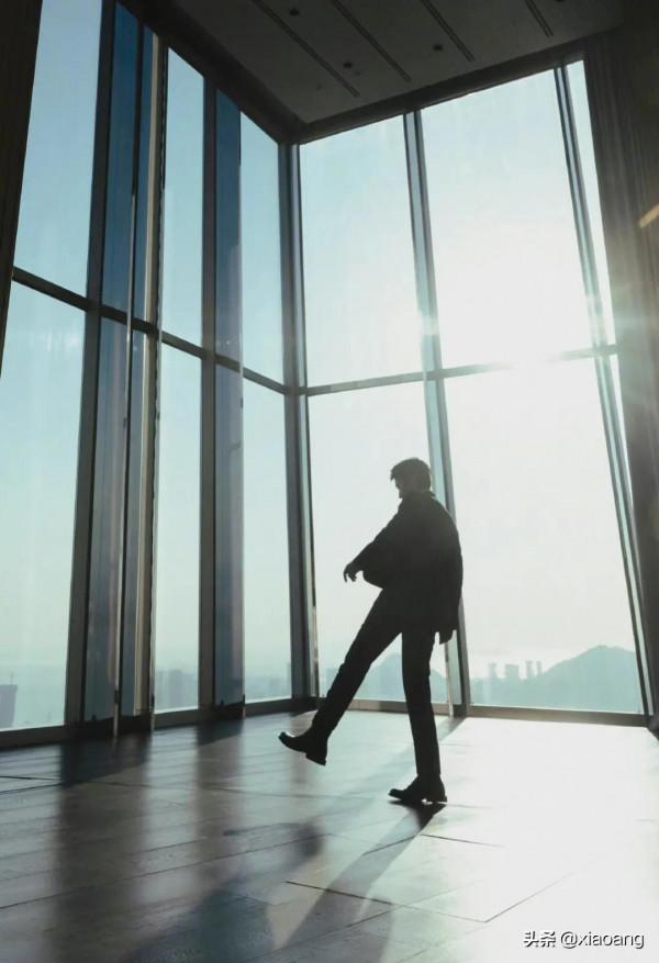 朱一龍出席芭莎慈善夜照片合集