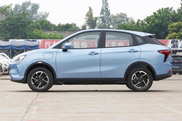 夠新奇還夠有趣,專為年輕人打造,續航401km,試駕哪吒V 夠新奇還夠有趣,專為年輕人打造,續航401km,試駕哪吒V