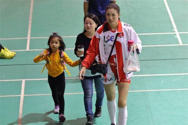 郎平愛徒孫玥：48歲小老虎嫁香港14載，郎導誇她還那麼漂亮