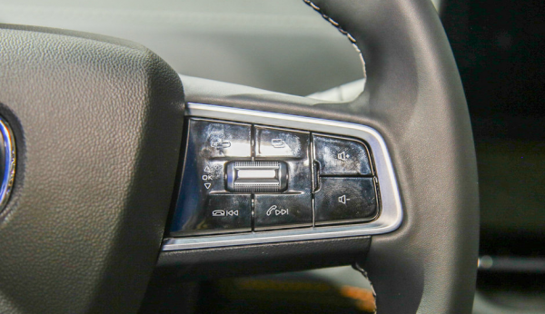 留給特斯拉的時間不多了，長安混動車型來襲，底盤讓人又愛又恨？