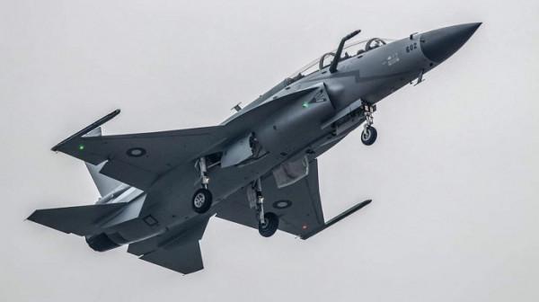 梟龍戰鬥機出口將迎重大突破 中東大戶卡達或下單採購