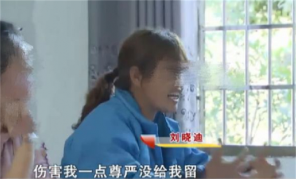 湖南大叔將女友孩子培養成才，親生兒子輟學打工，17年後獨嘗苦果