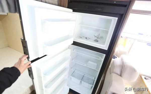 雙拓展，大空間，內外配置豐富齊全，拓銳斯特2021款簡約歐暢房車