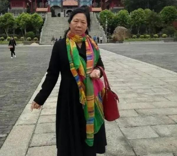 61歲農村醜老太，草根逆襲“星女郎”，出演兩部電影買兩套房