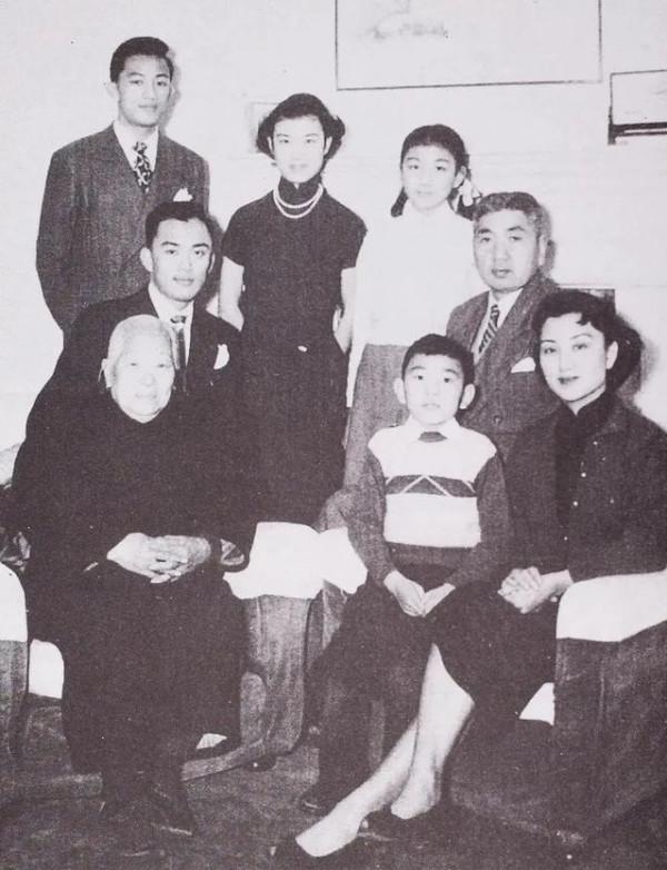 民國名媛嚴仁美至今尚在,106歲高齡依舊優雅從容,回首皆是傳奇 民國名媛嚴仁美至今尚在,106歲高齡依舊優雅從容,回首皆是傳奇