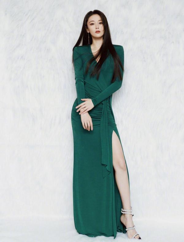 還是長髮有“女人味”,張馨予一頭長髮配長裙,真有女神的樣子 還是長髮有“女人味”,張馨予一頭長髮配長裙,真有女神的樣子