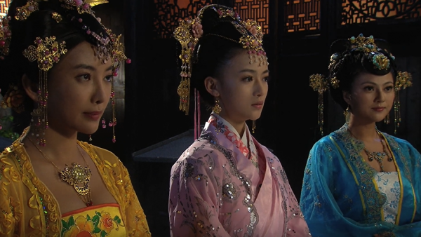 妙齡少女當選屏風美人,被要求遠離男人,守身如玉20年,國產片 妙齡少女當選屏風美人,被要求遠離男人,守身如玉20年,國產片