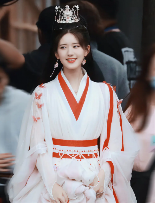 逼瘋強迫症，若這些古偶劇扎堆，肖戰任嘉倫楊洋楊超越楊冪選誰？