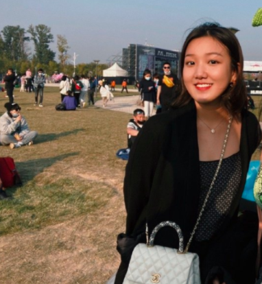 主持人李靜女兒進世界名校!年僅18顏值賽明星,現久居國外超愜意 主持人李靜女兒進世界名校!年僅18顏值賽明星,現久居國外超愜意