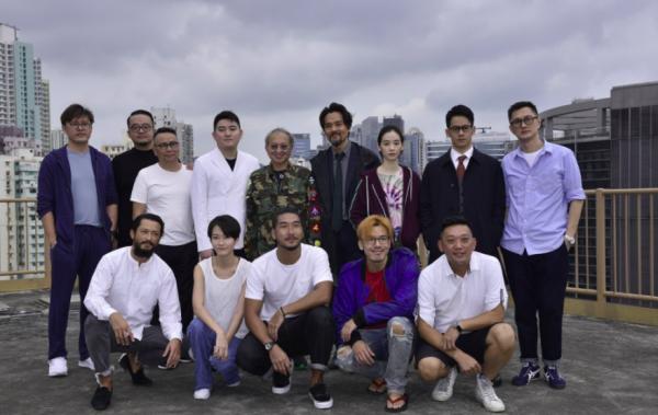 一部黑白電影，充滿腐爛肉香