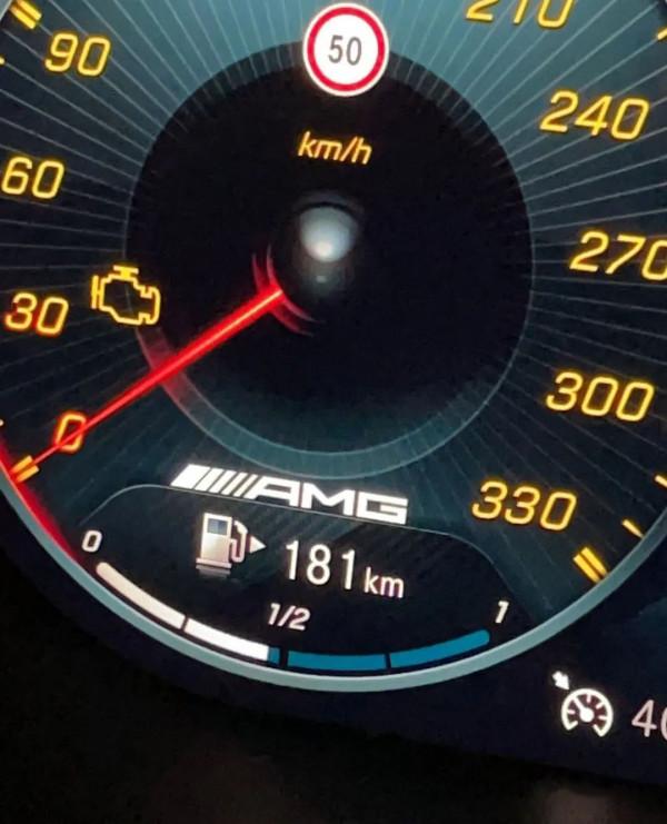 油耗堪比納智捷的梅賽德斯-AMG GT,兩天一箱98你受得了嗎? 油耗堪比納智捷的梅賽德斯-AMG GT,兩天一箱98你受得了嗎?