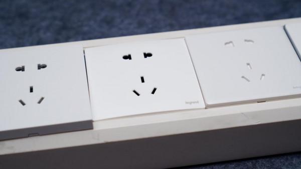 恭喜你,在裝修前看到了這篇開關插座大比拼,五款一線品牌哪家強 恭喜你,在裝修前看到了這篇開關插座大比拼,五款一線品牌哪家強