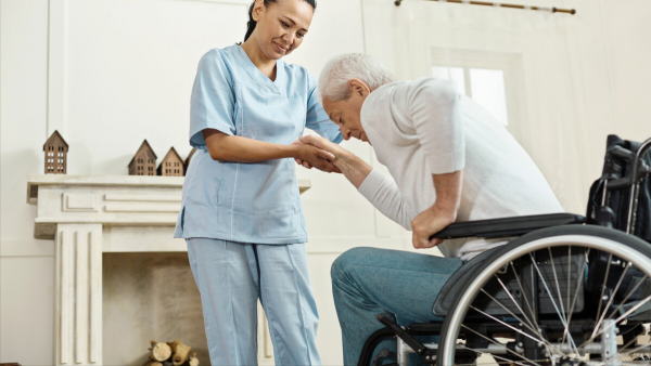 家有長壽老人,對兒女是福還是禍?一位66歲的退休女兒說出答案 家有長壽老人,對兒女是福還是禍?一位66歲的退休女兒說出答案