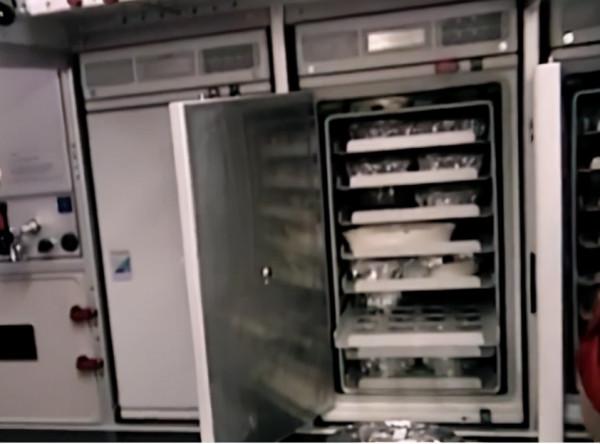 一生奢靡無度的印度富豪，卻拖欠員工工資，逼死員工妻子