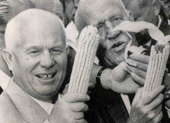 赫魯曉夫訪美時點名見瑪麗蓮夢露，美國精心安排，事後表示很滿意